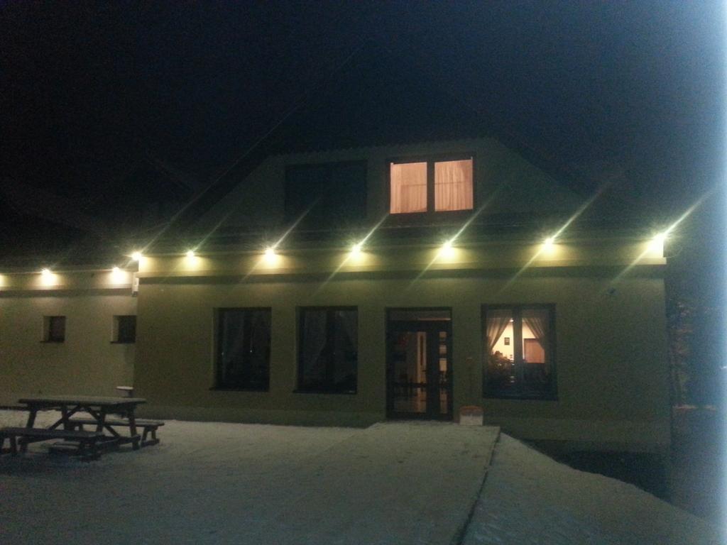 Pensjonat Lew Jaskiniowy Stronie Slaskie Exterior photo